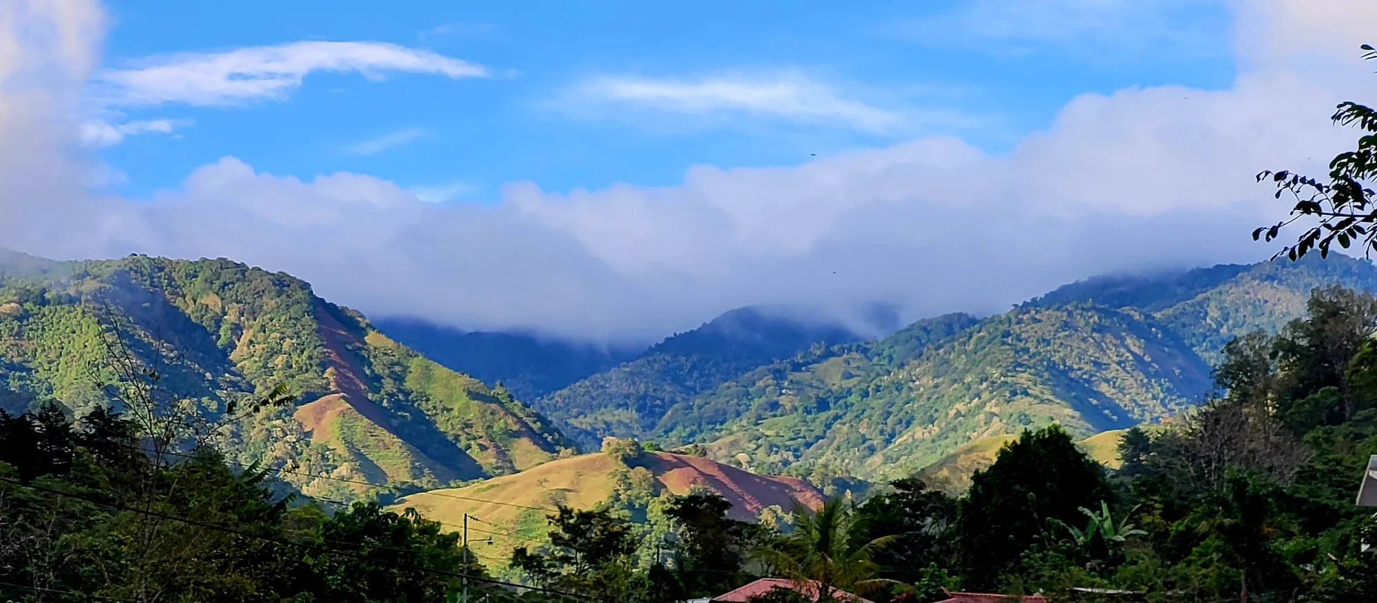 Mountains of Pérez Zeledón beneath low cloud